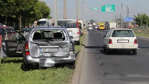 Dwie kolizje i wypadek na Marynarskiej. Korek w obu kierunkach