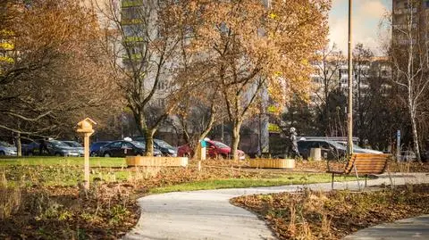 Róże i derenie, karmnik dla ptaków i hotel dla owadów. Na Pradze-Południe powstał nowy park kieszonkowy