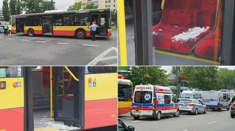 Ranni pasażerowie autobusu. Kierowca, który zajechał drogę, uciekł