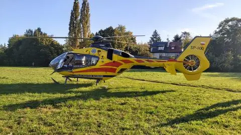 Potrącenie dwójki dzieci i dorosłej na Czerniakowie. Wszyscy trafili do szpitala