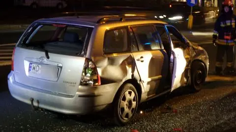 Wypadek na Broniewskiego. Ranna kobieta