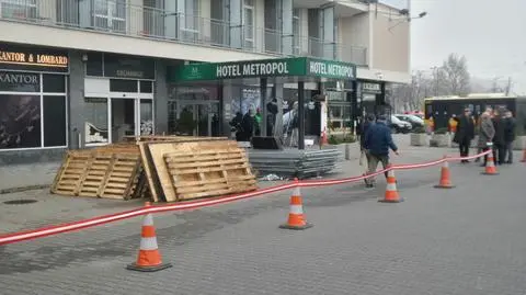 Już nie ma hotelu za płotem. Bo płot zniknął