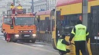 Zerwana sieć trakcyjna na pl. Bankowym