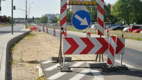 Od poniedziałku mieli poszerzać Rosoła. Ale znów nie zaczną