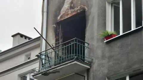 Dziewięcioro podtrutych, spalone mieszkanie. Nocny pożar na Mokotowie