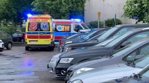 Dwulatek wypadł z okna, zarzuty dla matki. "Będąc w stanie nietrzeźwości, naraziła synka na niebezpieczeństwo"