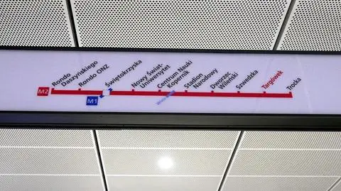 Radni nie wybrali jeszcze nazw stacji metra na Targówku, ale tablice już wiszą 