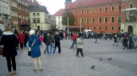 Kolejka na Starym Mieście. Bezpłatne zwiedzanie Zamku Królewskiego