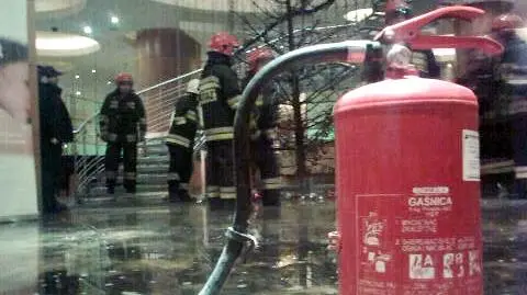 Pożar 5-metrowej choinki w hotelu
