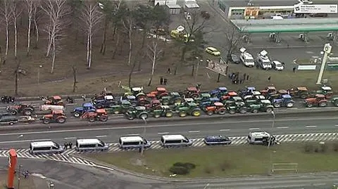 Ciągniki na wylotówce. Nagranie z Błękitnego 24