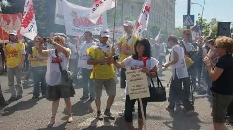 Marsz, koncert, przemówienie prezesa PiS. Protest na Trakcie