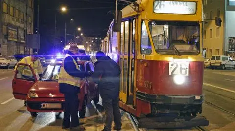 Zasłabł i wjechał pod tramwaj