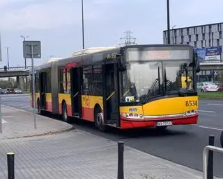 Zderzenie z udziałem autobusu miejskiego na Puławskiej