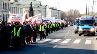 Tłumy na pl. Bankowym