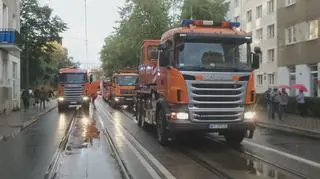 Zderzenie tramwaju i samochodu osobowego