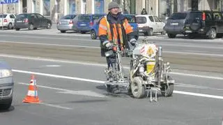 Malowanie pasów na Marszałkowskiej