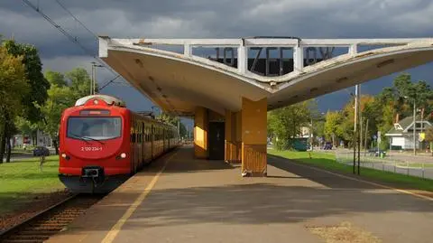 "Pociągi są wolne i drogie"