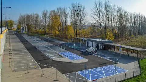 Nowy parking P+R na Ursynowie gotowy. Od czwartku można zostawić tu auto