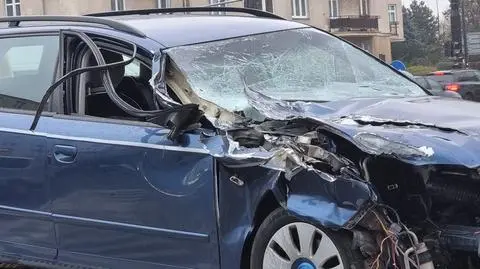 Zderzenie dwóch aut. Korki w porannym szczycie