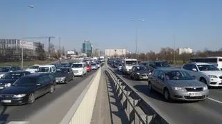 Volskwagen zapłonął nad rondem Zesłańców Syberyjskich