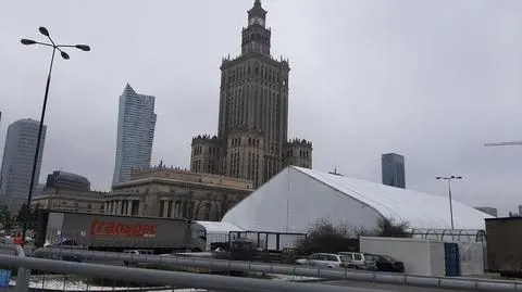 WOŚP 2022. Na placu Defilad stanął wielki namiot koncertowy. Wiadomo już, kto w nim wystąpi