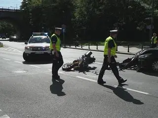 Wypadek z udziałem motocyklisty na Kruczkowskiego