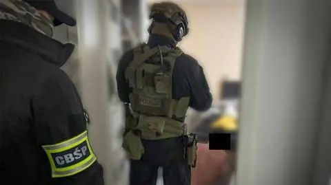 Policjanci pojawili się jednocześnie w 45 miejscach. Z tego samego powodu