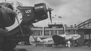 Samolot DC-2 i Ju-52 PLL LOT przed Terminalem 1937-1938 