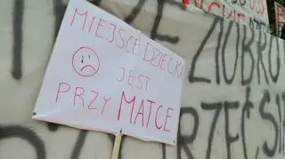 Protest przed ambasadą