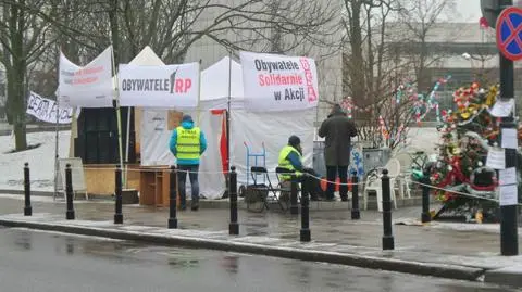 Protest trwa. Szykują się do świąt przed Sejmem