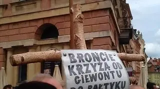 Ulicami stolicy przechodzą procesje