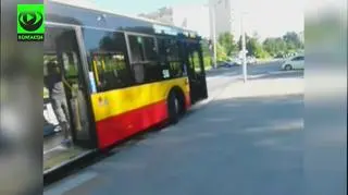 Nagranie autobusu z zewnątrz