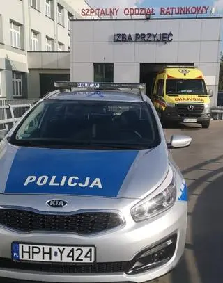 Niemowlę zakrztusiło się lekiem, pomogli policjanci 