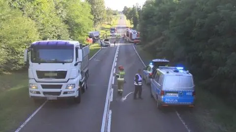 Tragiczny finał wyprzedzania. Zderzyły się cztery auta, jeden z kierowców nie żyje