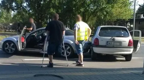 Sportowa mazda, BMW, opel i ford. Zderzenie na Puławskiej