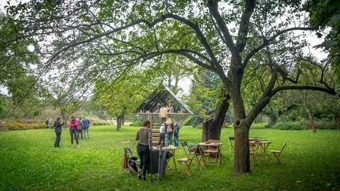 Wakacyjne animacje i warsztaty w Parku Rzeźby na Bródnie