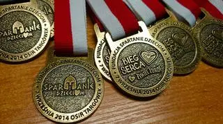 Każdy uczestnik biegu otrzymuje medal