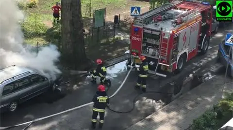 Pożar auta na Żoliborzu. "Paliła się komora silnika"