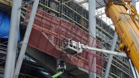 Narodowy nabiera kolorów