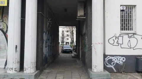 Krytykowany paczkomat z Gagarina został usunięty z bramy