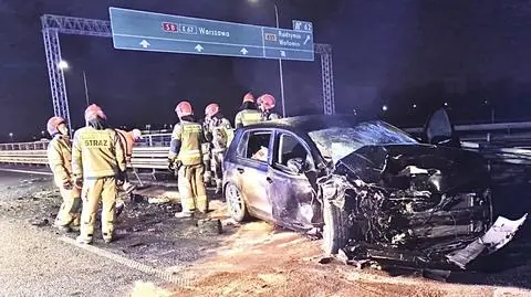 Samochód jechał pod prąd na trasie szybkiego ruchu. Jedna osoba zginęła, dwie zostały ranne