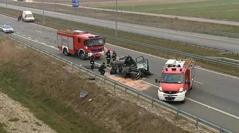 Tragiczny wypadek na A2. Zginęli dwaj mężczyźni. "Wracali z meczu Legii"