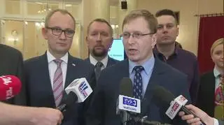 Konferencja PiS przed radą miasta