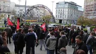 Protest przed tęczą