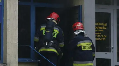 Pożar w warsztacie samochodowym. "Auto doszczętnie spłonęło"