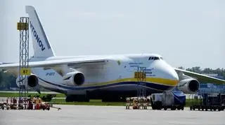 An-124 Rusłan na Lotnisku Chopina w Warszawie