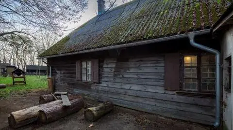 Zabytkowa leśniczówka w Lesie Kabackim 