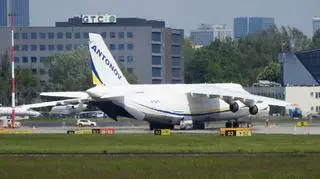 An-124 Rusłan na Lotnisku Chopina w Warszawie