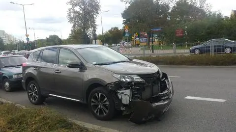 Zderzenie na Nowoursynowskiej. "Kierująca nietrzeźwa"