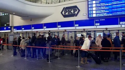 Opóźnione pociągi na trasie do Radomia. "Sytuacja stabilizuje się"